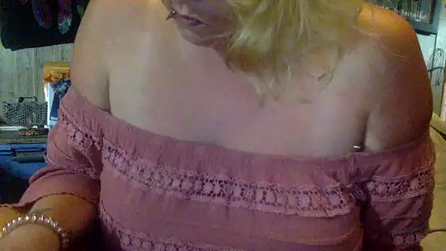 TrashleyRosebud online show from June 2026 05:30:02 PM