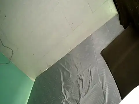 katie white online show from September 2025 05:53:02 AM