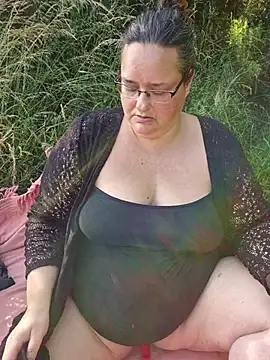 XxGipsyxX online show from June 2026 04:22:02 PM