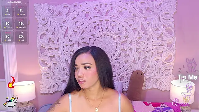 Snapshot of MalaikaBrown chatting on June 2026 04:35:02 AM MalaikaBrown online show from June 2026 04:35:02 AM