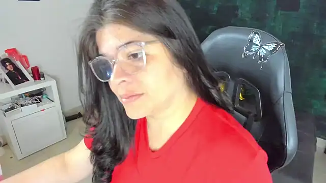 Snapshot of BellaFlaming chatting on February 2025 11:21:01 AM BellaFlaming online show from February 2025 11:21:01 AM