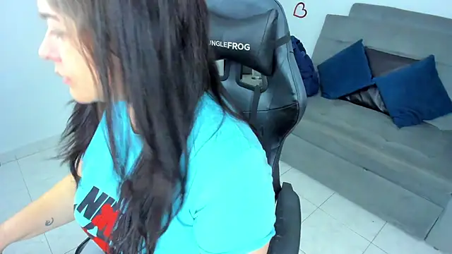 Snapshot of BellaFlaming chatting on March 2025 09:40:02 AM BellaFlaming online show from March 2025 09:40:02 AM