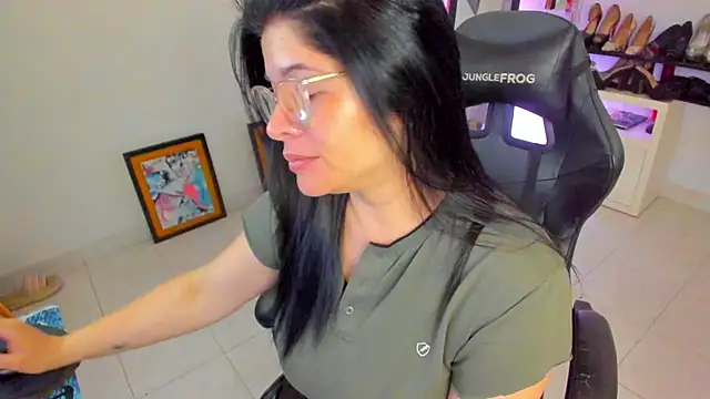 BellaFlaming online show from April 2026 11:07:02 AM