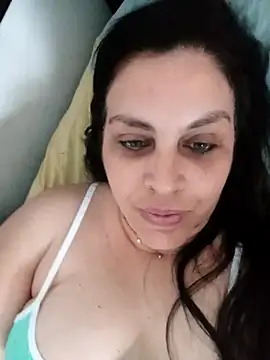 Snapshot of CRUELLAXX chatting on December 2024 12:06:02 PM CRUELLAXX online show from December 2024 12:06:02 PM