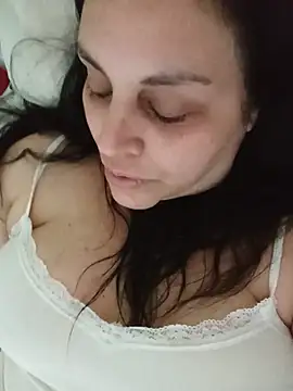 Snapshot of CRUELLAXX chatting on July 2026 09:50:02 PM CRUELLAXX online show from July 2026 09:50:02 PM