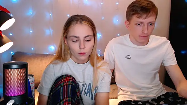 juliaanddima online show from October 2025 09:58:02 PM