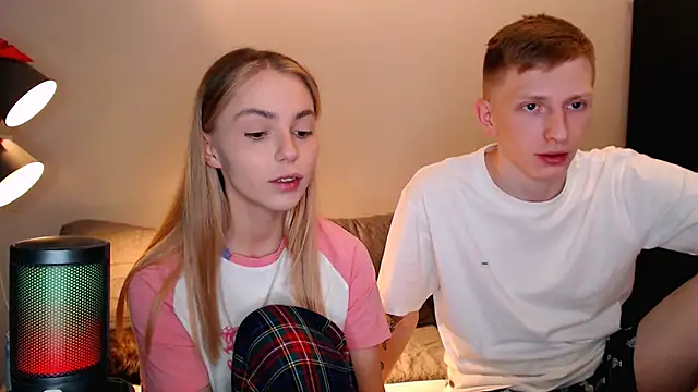 juliaanddima online show from October 2025 10:54:02 PM