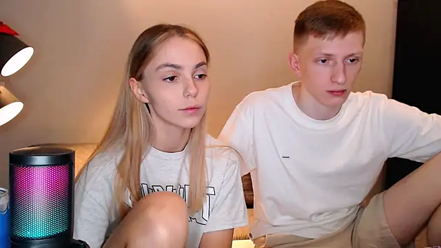 juliaanddima online show from October 2025 09:47:02 PM