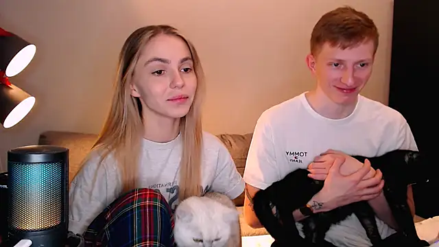 juliaanddima online show from November 2025 10:14:02 PM