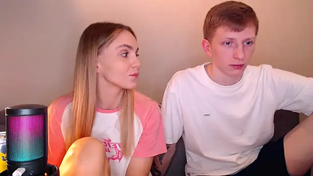 juliaanddima online show from December 2025 10:16:02 PM