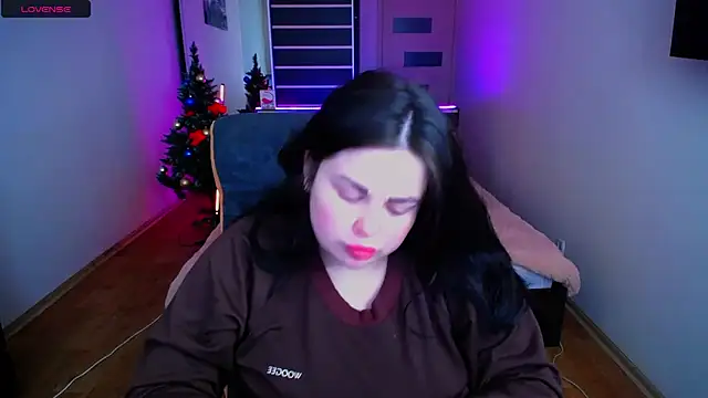 Snapshot of Emily_Mo chatting on December 2024 06:57:02 AM Emily Mo online show from December 2024 06:57:02 AM