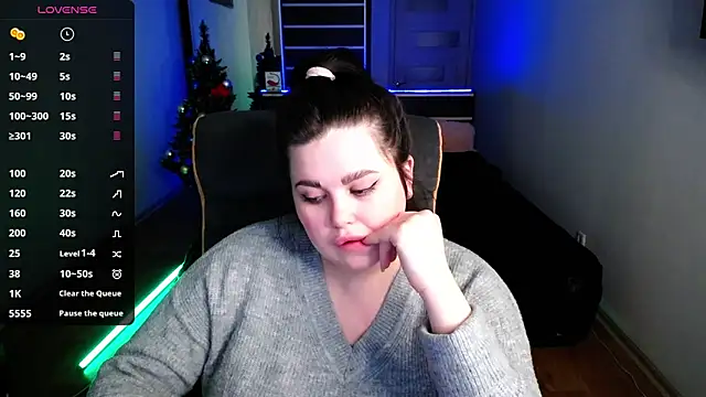 Snapshot of Emily_Mo chatting on December 2024 06:12:02 AM Emily Mo online show from December 2024 06:12:02 AM