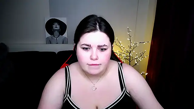 Snapshot of Emily_Mo chatting on February 2025 06:24:01 AM Emily Mo online show from February 2025 06:24:01 AM