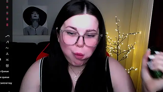 Snapshot of Emily_Mo chatting on February 2025 09:34:02 AM Emily Mo online show from February 2025 09:34:02 AM