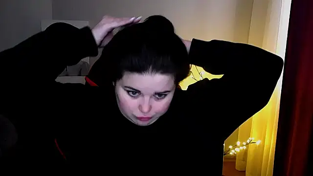 Snapshot of Emily_Mo chatting on February 2025 11:33:01 AM Emily Mo online show from February 2025 11:33:01 AM