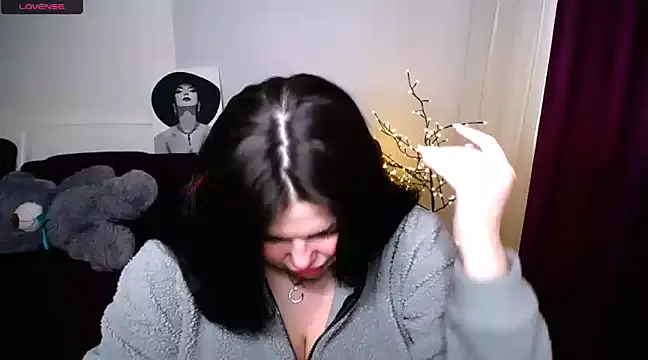 Snapshot of Emily_Mo chatting on March 2025 06:44:01 AM Emily Mo online show from March 2025 06:44:01 AM