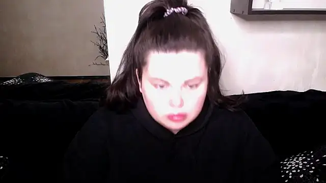 Snapshot of Emily_Mo chatting on October 2025 05:28:01 AM Emily Mo online show from October 2025 05:28:01 AM