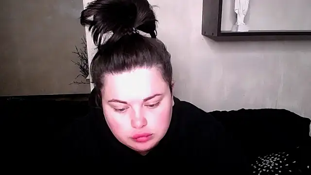 Snapshot of Emily_Mo chatting on October 2025 05:18:01 AM Emily Mo online show from October 2025 05:18:01 AM