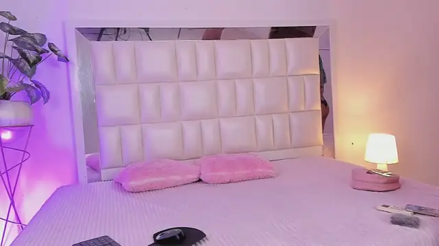 Anais aradia online show from January 2025 04:41:01 AM