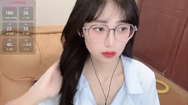 4uoki online show from December 2025 03:50:01 PM