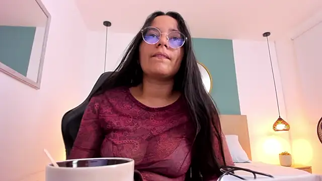 lucy blue28 online show from June 2026 01:03:01 PM
