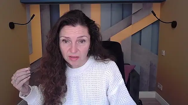 EllaLong online show from November 2025 12:48:02 PM