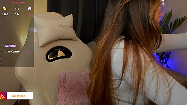 dakottaa  online show from January 2026 11:31:01 PM