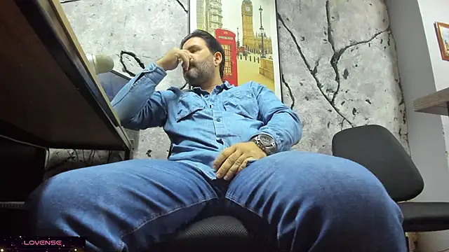 Maxi TheBigDaddy online show from December 2025 03:39:01 PM