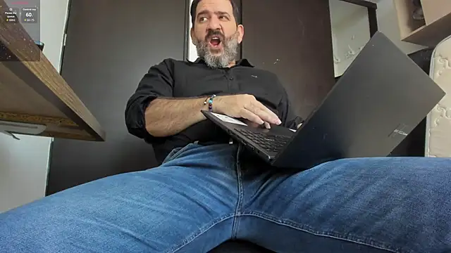 Snapshot of Maxi_TheBigDaddy chatting on May 2026 01:07:02 PM Maxi TheBigDaddy online show from May 2026 01:07:02 PM