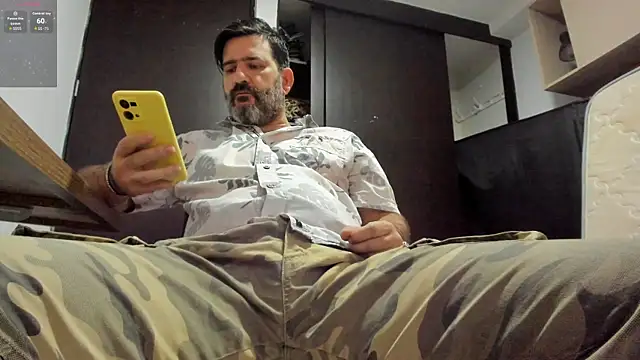 Snapshot of Maxi_TheBigDaddy chatting on May 2026 10:34:02 AM Maxi TheBigDaddy online show from May 2026 10:34:02 AM