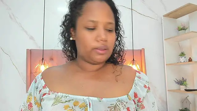 Snapshot of Belle_Brunette chatting on November 2025 09:02:01 PM Belle Brunette online show from November 2025 09:02:01 PM