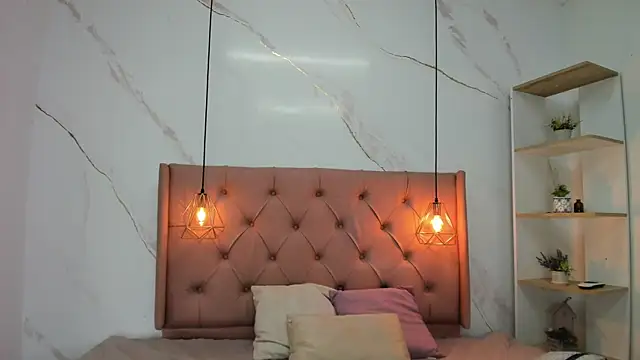 Snapshot of Belle_Brunette chatting on November 2025 08:44:01 PM Belle Brunette online show from November 2025 08:44:01 PM