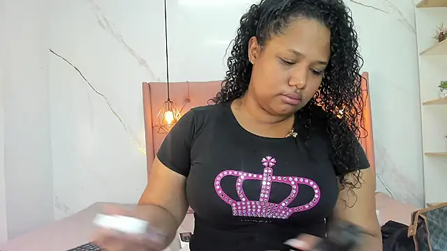 Snapshot of Belle_Brunette chatting on June 2026 12:13:02 PM Belle Brunette online show from June 2026 12:13:02 PM