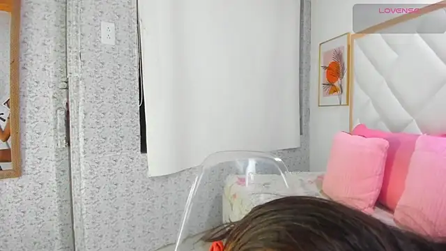 EmiliBonnie online show from October 2025 12:01:02 AM