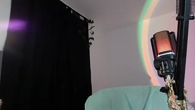 Snapshot of shy_katy_ chatting on April 2026 06:21:01 AM shy katy online show from April 2026 06:21:01 AM