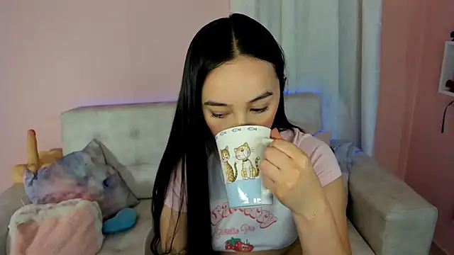 tinysara online show from March 2025 04:33:02 PM