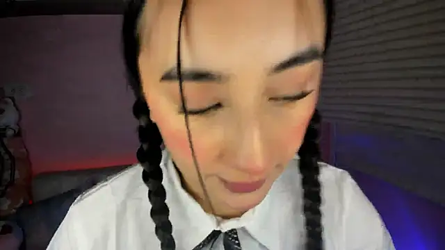 tinysara online show from March 2026 04:35:02 PM