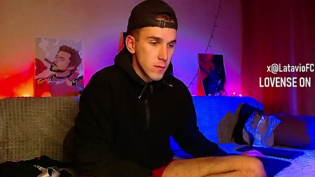 Snapshot of Midnighter_ chatting on February 2025 10:21:02 PM Midnighter  online show from February 2025 10:21:02 PM