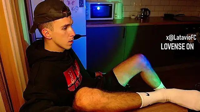 Snapshot of Midnighter_ chatting on September 2025 12:14:01 AM Midnighter  online show from September 2025 12:14:01 AM