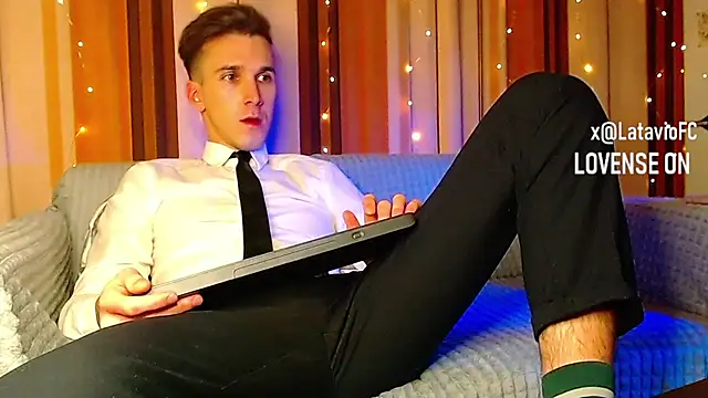 Midnighter  online show from December 2025 11:54:01 PM