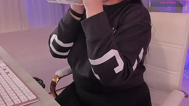 scarlet miller1 online show from November 2025 12:16:01 PM