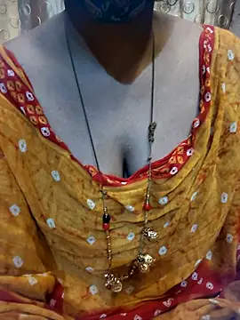 tuttifrutti17 online show from April 2026 05:19:02 PM
