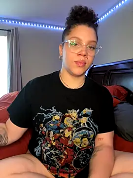Snapshot of QueenNuttCollector chatting on October 2025 02:45:02 PM QueenNuttCollector online show from October 2025 02:45:02 PM