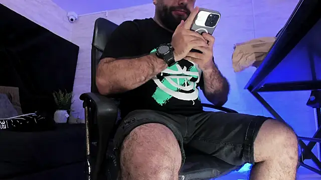 Snapshot of jhon_bear03 chatting on June 2026 02:33:01 PM jhon bear03 online show from June 2026 02:33:01 PM