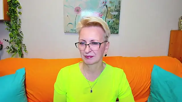 iamyourdream89 online show from November 2025 04:17:01 PM