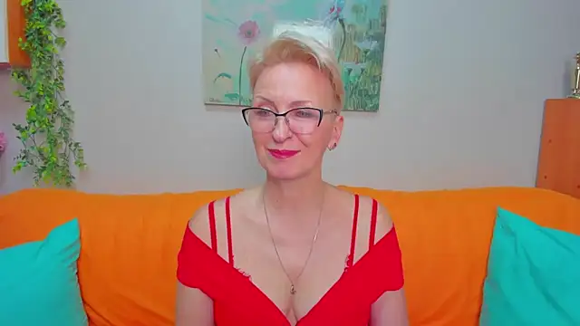 iamyourdream89 online show from February 2026 12:11:01 PM