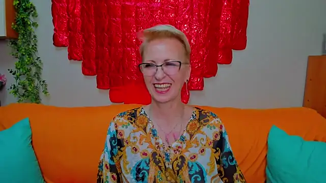 iamyourdream89 online show from March 2026 10:06:01 AM