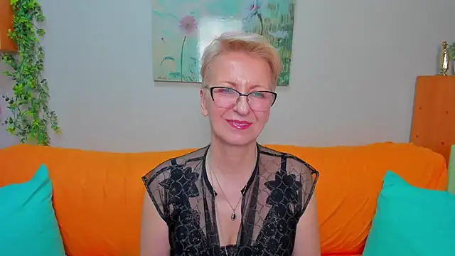 iamyourdream89 online show from April 2026 11:07:01 PM