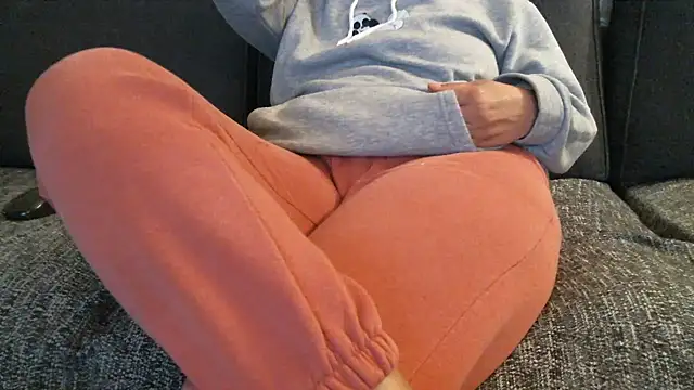 mysteriouscouple001 online show from April 2026 09:46:01 PM