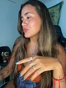 fenixgre online show from November 2025 07:36:02 PM